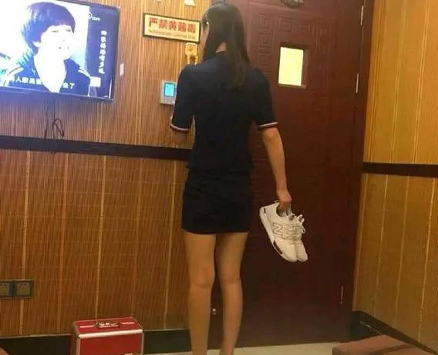 嘉兴八旬老人疾行足浴店 半年消费四十万惹众议